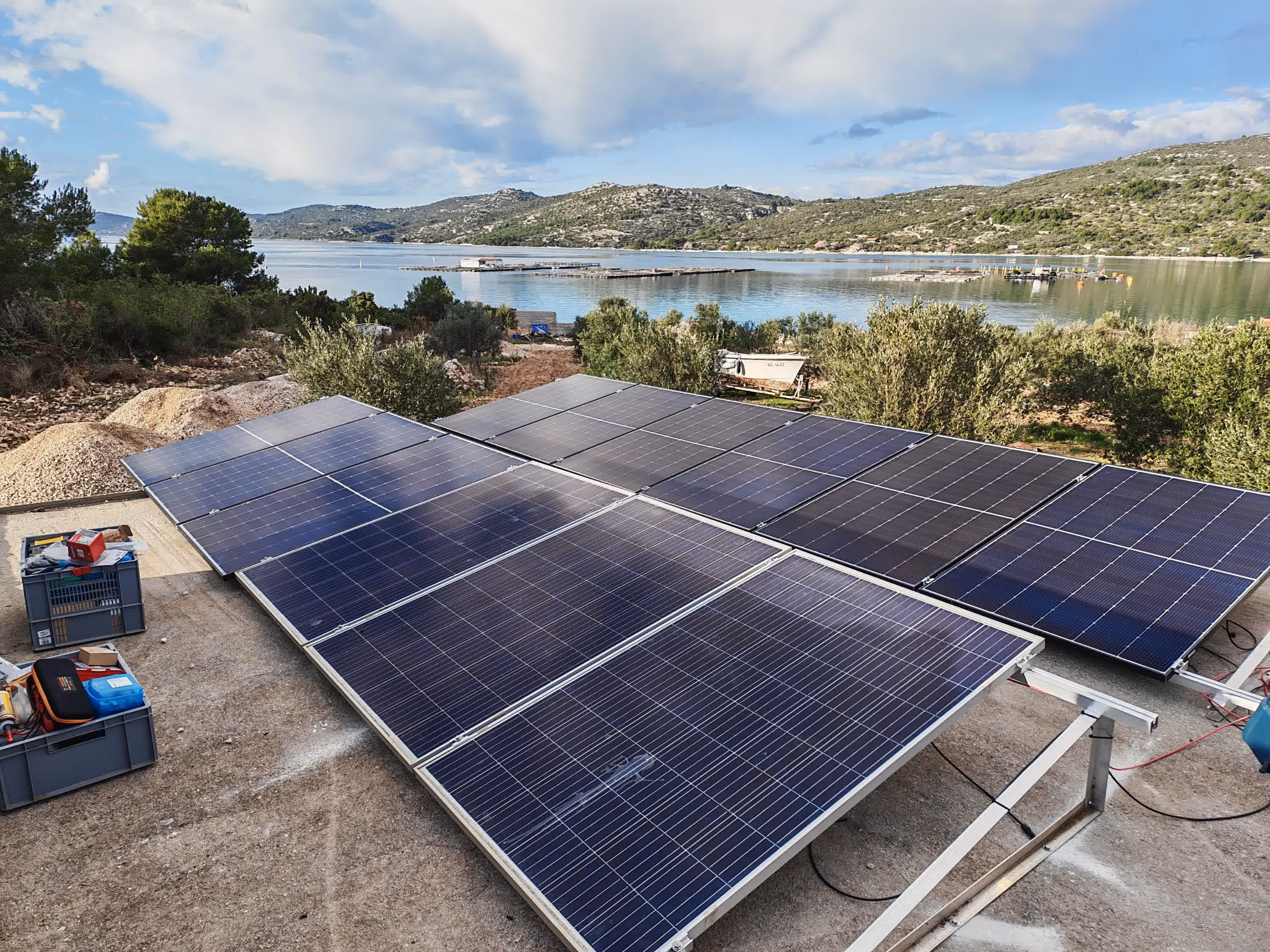 Dvije kuće na Žižnju, Otok Žižanj